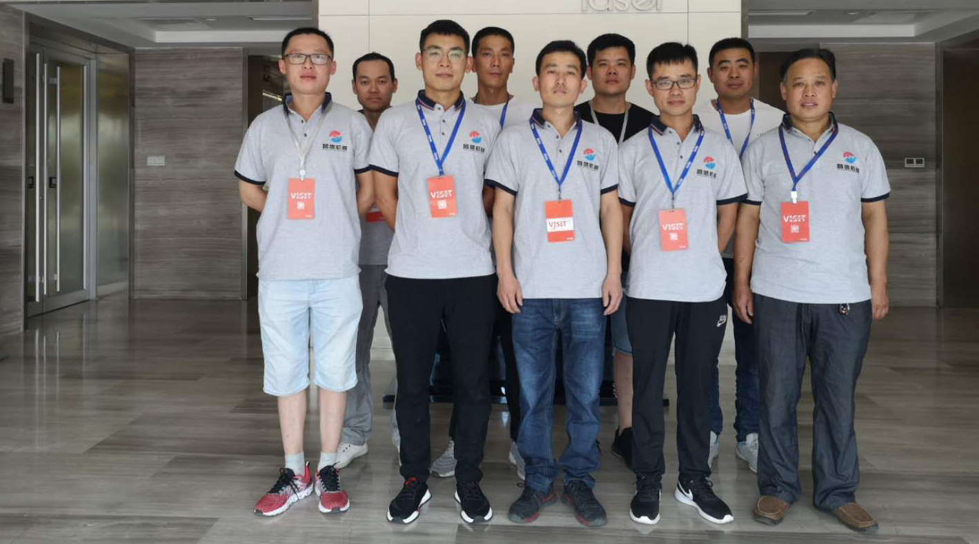 员工在济南邦德激光股份有限公司参观学习-15-裁切