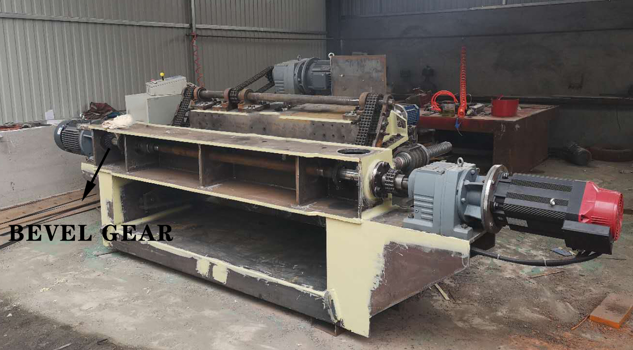 胶合板贴皮机的锥齿轮